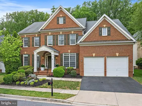 Exterior - 732 Pearson Point Pl, Annapolis, MD 21401 photo 4 of 11