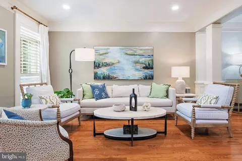 Living - 732 Pearson Point Pl, Annapolis, MD 21401 photo 2 of 4