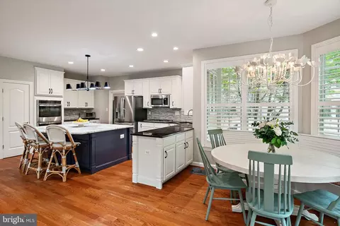 Kitchen - 732 Pearson Point Pl, Annapolis, MD 21401 photo 9 of 10