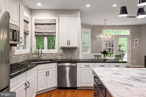 Kitchen - 732 Pearson Point Pl, Annapolis, MD 21401 photo 4 of 10