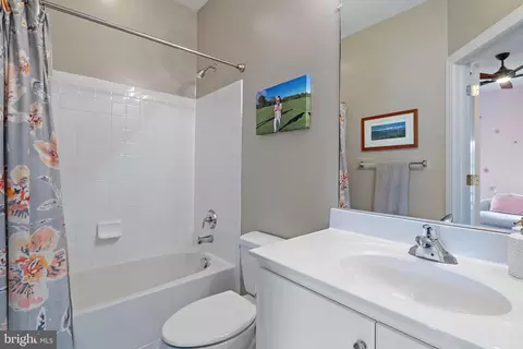 Bath - 732 Pearson Point Pl, Annapolis, MD 21401 photo 3 of 6