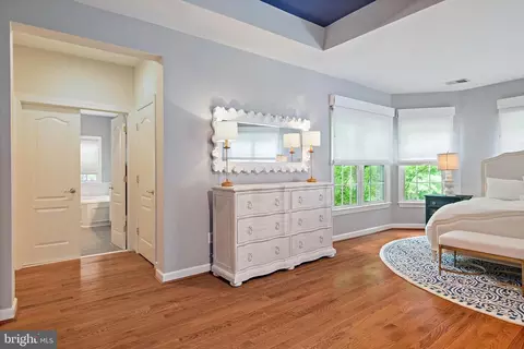 Entry Way - 732 Pearson Point Pl, Annapolis, MD 21401 photo 10 of 11