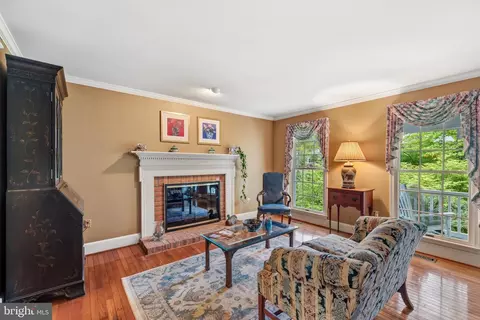Living - 1812 Crosspointe Dr, Annapolis, MD 21401 photo 5 of 5