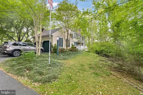 Exterior - 1812 Crosspointe Dr, Annapolis, MD 21401 photo 5 of 7