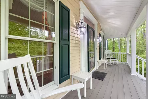 Exterior - 1812 Crosspointe Dr, Annapolis, MD 21401 photo 1 of 7