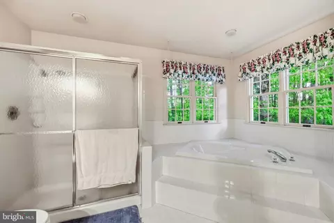 Bath - 1812 Crosspointe Dr, Annapolis, MD 21401 photo 4 of 5