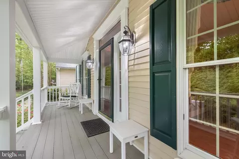 Exterior - 1812 Crosspointe Dr, Annapolis, MD 21401 photo 6 of 7