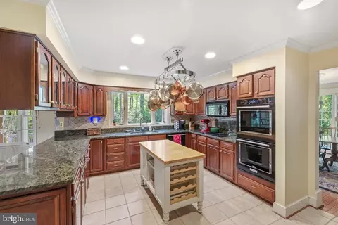 Kitchen - 1812 Crosspointe Dr, Annapolis, MD 21401 photo 3 of 4