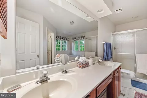 Bath - 1812 Crosspointe Dr, Annapolis, MD 21401 photo 2 of 5