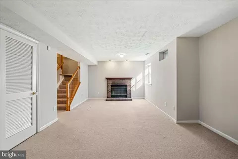Living - 3220 Orient Fishtail Rd, Laurel, MD 20724 photo 4 of 6