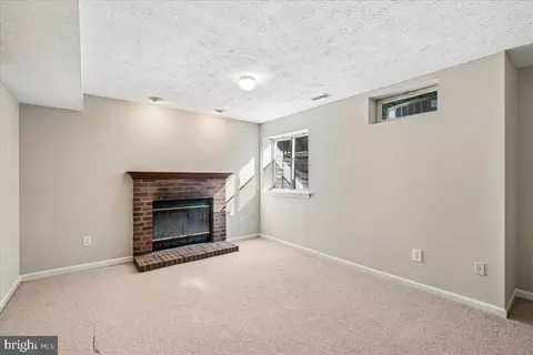 Living - 3220 Orient Fishtail Rd, Laurel, MD 20724 photo 5 of 6
