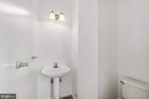 Entry Way - 3220 Orient Fishtail Rd, Laurel, MD 20724 photo 4 of 9