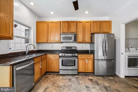 Kitchen - 3220 Orient Fishtail Rd, Laurel, MD 20724 photo 2 of 3