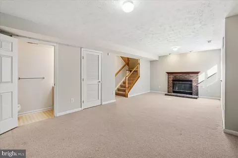 Living - 3220 Orient Fishtail Rd, Laurel, MD 20724 photo 3 of 6
