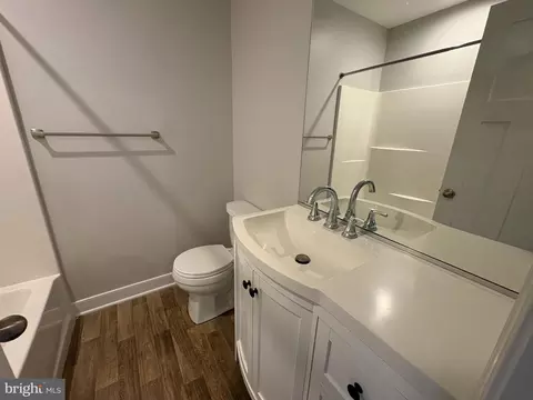 Bath - 7638 4th St, Pasadena, MD 21122 photo 2 of 3