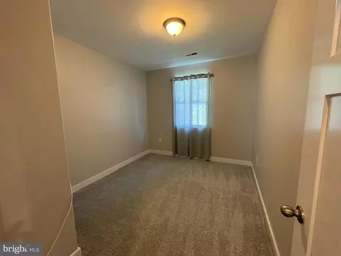 Bedroom - 7638 4th St, Pasadena, MD 21122 photo 3 of 4