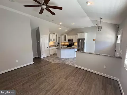 Living - 7638 4th St, Pasadena, MD 21122 photo 2 of 2