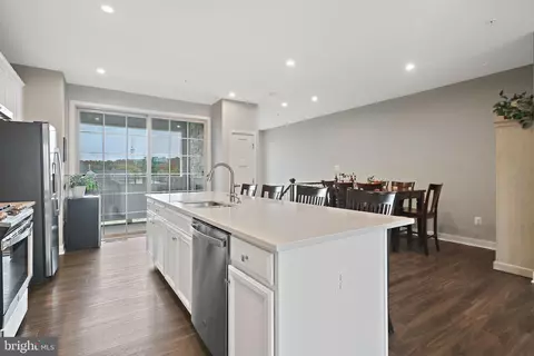 Kitchen - 7818 Mine Run Rd, Hanover, MD 21076 photo 2 of 4