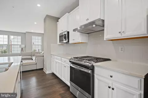 Kitchen - 7818 Mine Run Rd, Hanover, MD 21076 photo 4 of 4
