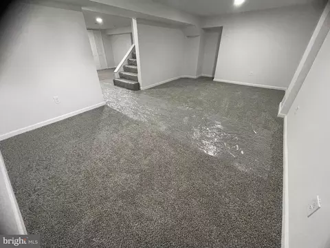 Living - 401 Forest Vw, Linthicum Heights, MD 21090 photo 4 of 6