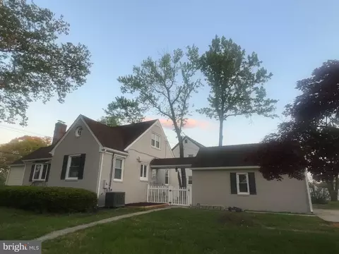 401 Forest Vw, Linthicum Heights, MD 21090