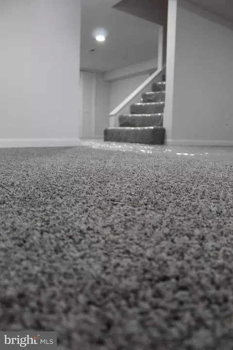 Entry Way - 401 Forest Vw, Linthicum Heights, MD 21090 photo 4 of 13