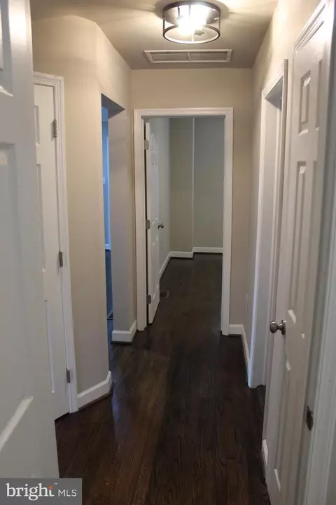Entry Way - 401 Forest Vw, Linthicum Heights, MD 21090 photo 12 of 13
