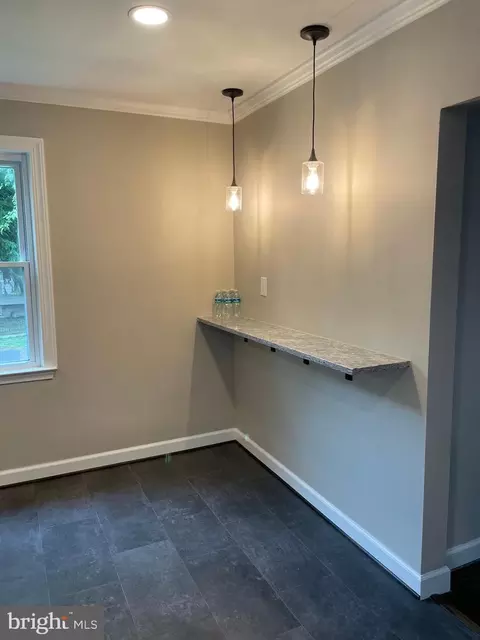Entry Way - 401 Forest Vw, Linthicum Heights, MD 21090 photo 9 of 13