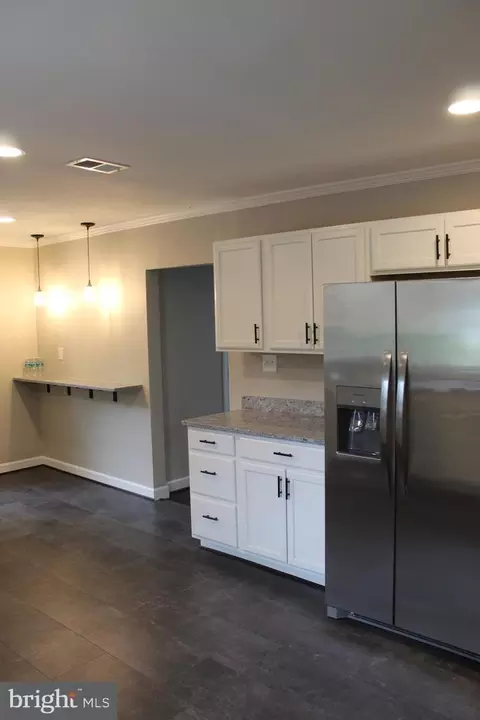 Kitchen - 401 Forest Vw, Linthicum Heights, MD 21090 photo 3 of 6