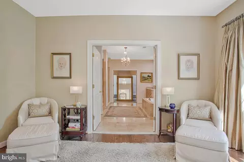 Entry Way - 905 Cornell Ave, Annapolis, MD 21401 photo 5 of 9