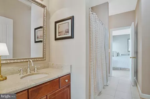 Entry Way - 905 Cornell Ave, Annapolis, MD 21401 photo 7 of 9
