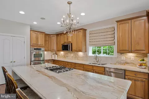 Kitchen - 905 Cornell Ave, Annapolis, MD 21401 photo 4 of 5