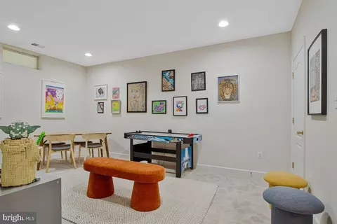 Entry Way - 905 Cornell Ave, Annapolis, MD 21401 photo 9 of 9