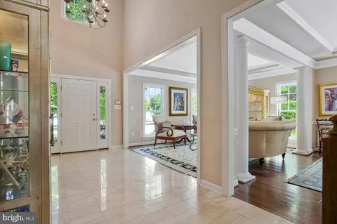 Entry Way - 905 Cornell Ave, Annapolis, MD 21401 photo 1 of 9