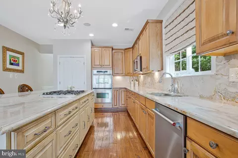 Kitchen - 905 Cornell Ave, Annapolis, MD 21401 photo 3 of 5