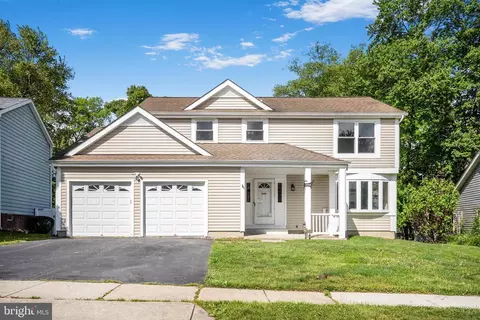 2926 Golden Fleece Dr, Pasadena, MD 21122