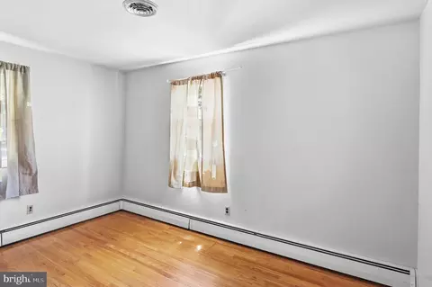Bedroom - 536 Williamsburg Ln, Odenton, MD 21113 photo 6 of 9