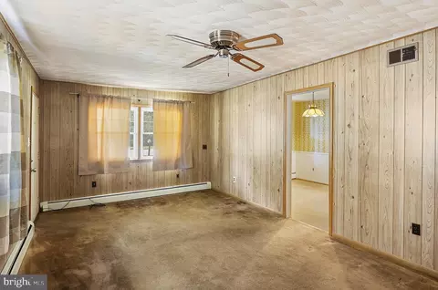 Living - 536 Williamsburg Ln, Odenton, MD 21113 photo 3 of 3