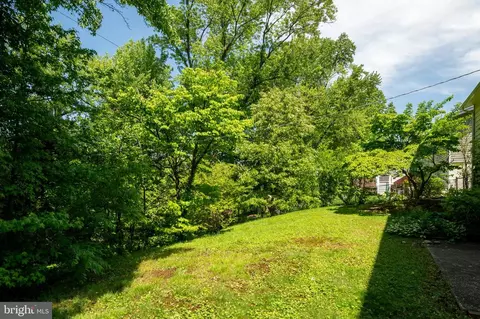 Exterior - 536 Williamsburg Ln, Odenton, MD 21113 photo 1 of 2