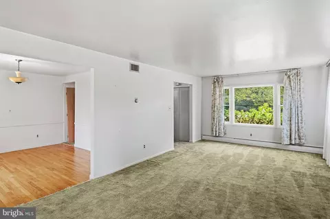 Living - 536 Williamsburg Ln, Odenton, MD 21113 photo 1 of 3