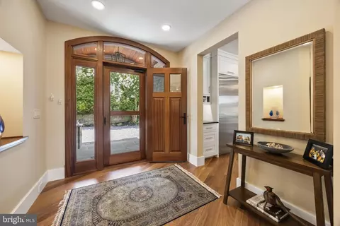 Entry Way - 5 Franklin St, Annapolis, MD 21401 photo 1 of 5