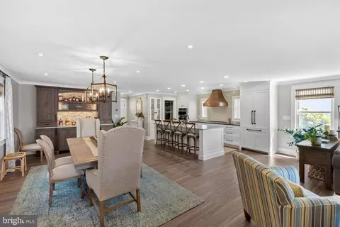 Dining - 7989 E Riverside Dr, Pasadena, MD 21122 photo 1 of 4