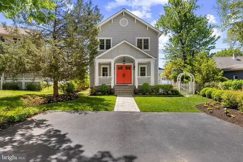 7989 E Riverside Dr, Pasadena, MD 21122