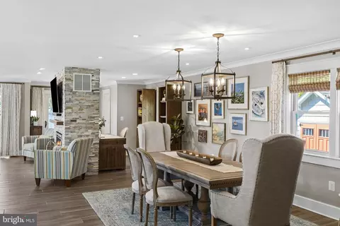 Dining - 7989 E Riverside Dr, Pasadena, MD 21122 photo 3 of 4