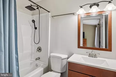 Bath - 757 209th St, Pasadena, MD 21122 photo 1 of 2
