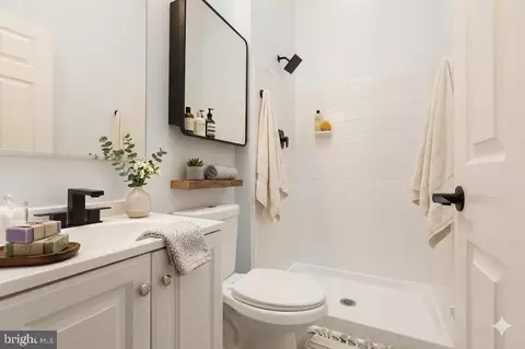 Bath - 404 Peach Ct, Annapolis, MD 21409 photo 1 of 2