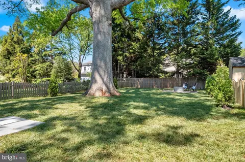 Exterior - 912 Windsor Ave, Annapolis, MD 21403 photo 6 of 8