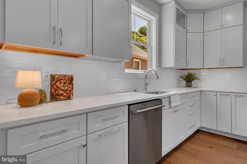 Kitchen - 912 Windsor Ave, Annapolis, MD 21403 photo 1 of 2