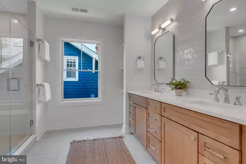 Bath - 912 Windsor Ave, Annapolis, MD 21403 photo 3 of 7