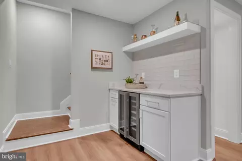 Entry Way - 912 Windsor Ave, Annapolis, MD 21403 photo 9 of 9